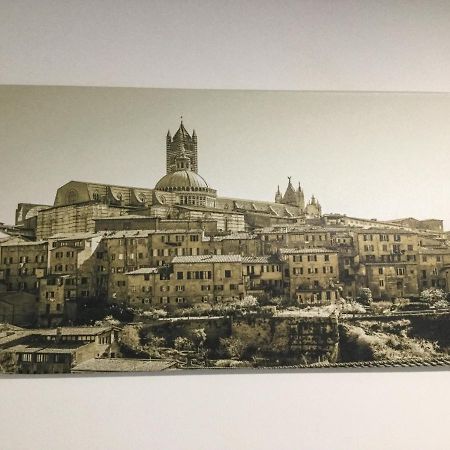 Casa Vittoria - A Pochi Passi Da Porta Romana Appartement Siena Buitenkant foto