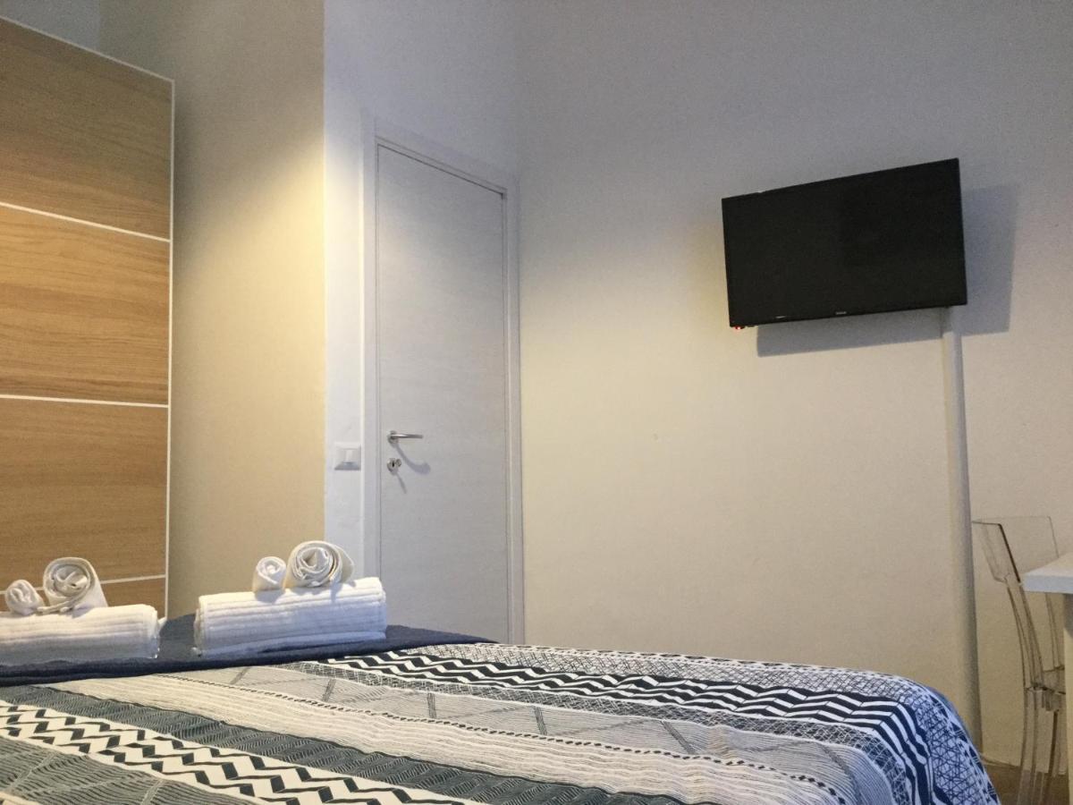 Casa Vittoria - A Pochi Passi Da Porta Romana Appartement Siena Buitenkant foto